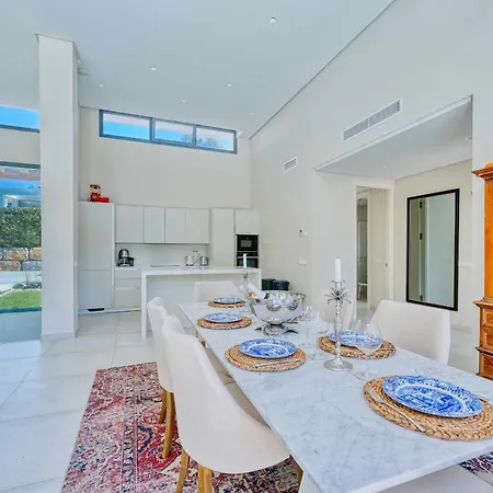 2223 Modern Design Pool Villa *