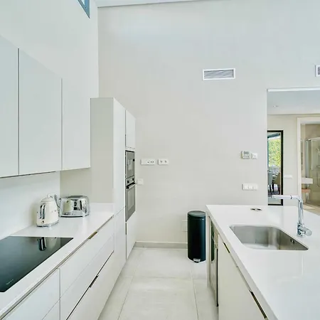 2223 Modern Design Pool *