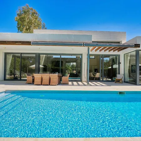 2223 Modern Design Pool Villa