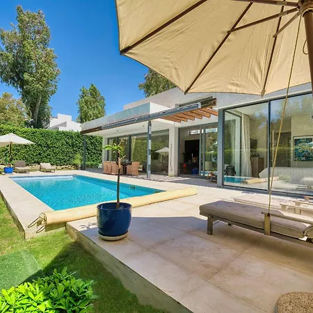 2223 Modern Design Pool Villa