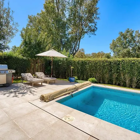 2223 Modern Design Pool Villa